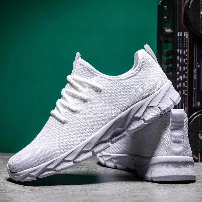 Men's shoes Four Seasons new plus size Flying weaving Lightweight Breathable Casual Sports Shoes Soft Sole Outdoor Running Shoes