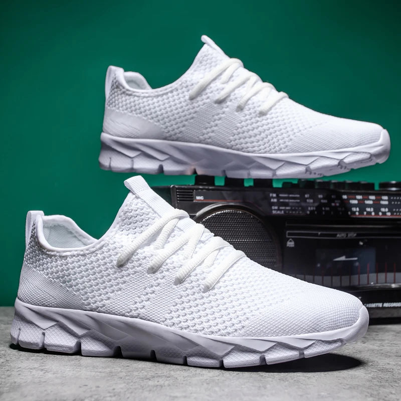 Men's shoes Four Seasons new plus size Flying weaving Lightweight Breathable Casual Sports Shoes Soft Sole Outdoor Running Shoes