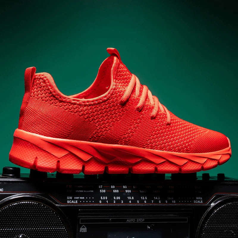 Men's shoes Four Seasons new plus size Flying weaving Lightweight Breathable Casual Sports Shoes Soft Sole Outdoor Running Shoes
