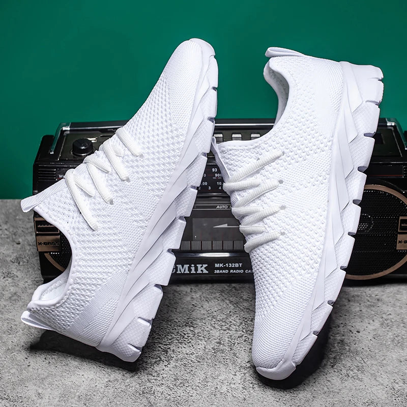 Men's shoes Four Seasons new plus size Flying weaving Lightweight Breathable Casual Sports Shoes Soft Sole Outdoor Running Shoes