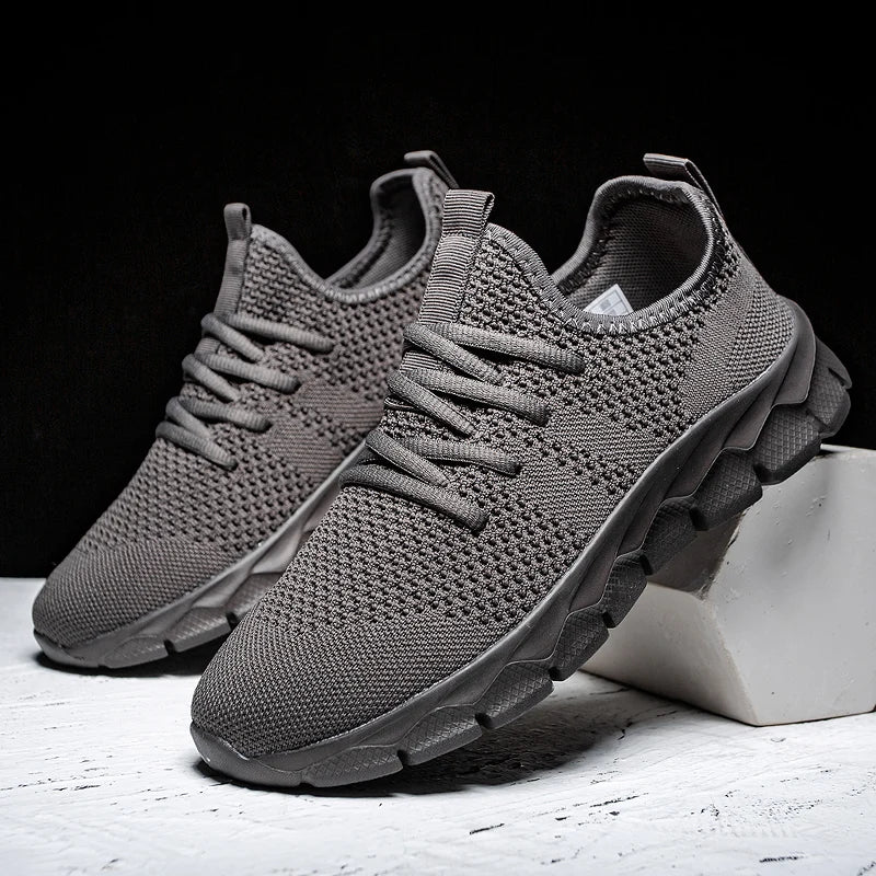 Men's shoes Four Seasons new plus size Flying weaving Lightweight Breathable Casual Sports Shoes Soft Sole Outdoor Running Shoes