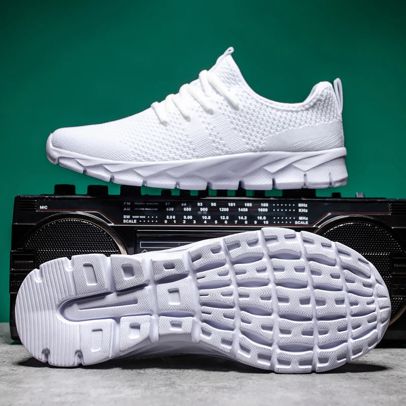Men's shoes Four Seasons new plus size Flying weaving Lightweight Breathable Casual Sports Shoes Soft Sole Outdoor Running Shoes