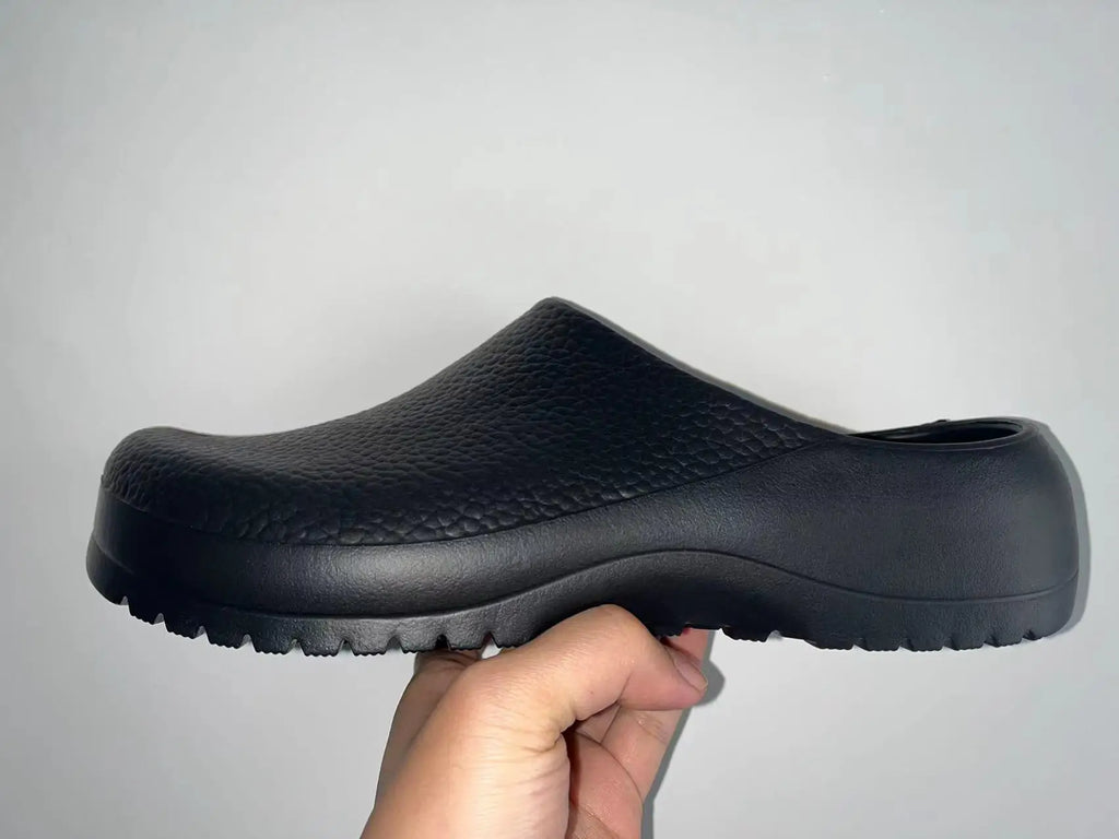 Men Slippers Couples Garden Clog Women Water Proof Chef Shoe Comfortable Sandal Slippers For Pet Workers Outdoor Fishing Shoes